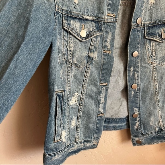 BP Super Distressed Soft Denim Trucker Jacket - Picture 4 of 14